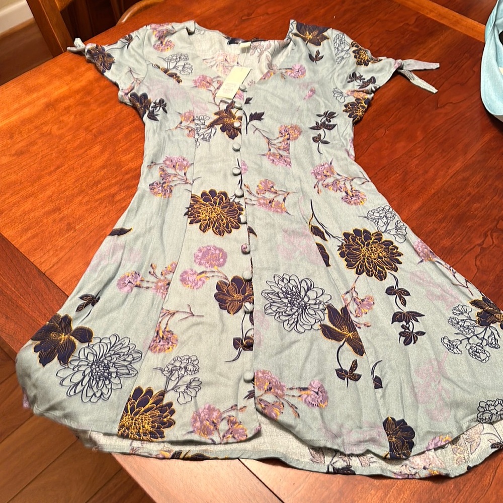Floral Button-Front Women's Dress in Light Sage
